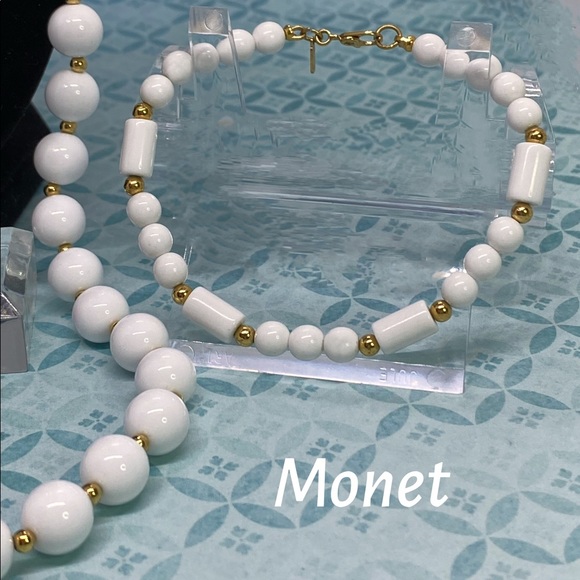 Vintage Monet White Beaded Necklace ~ Bracelet & Earrings❣️ - Picture 7 of 7